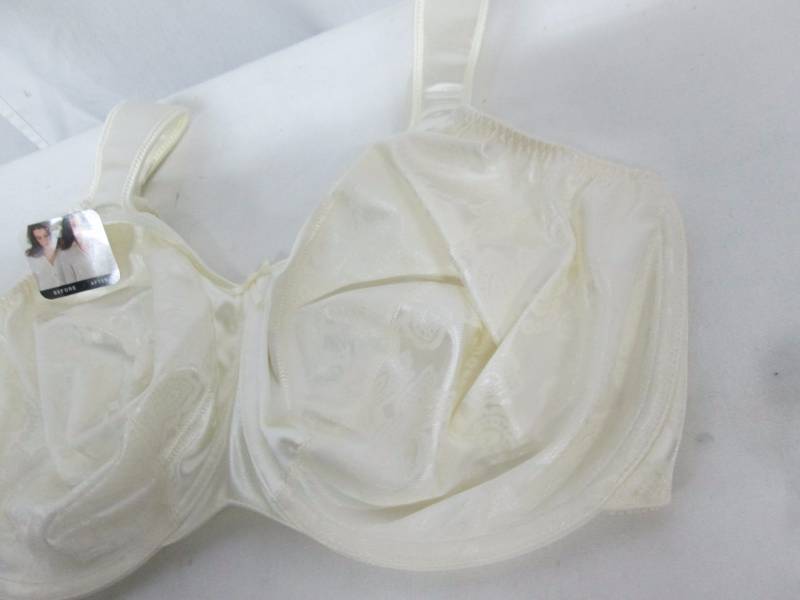 Bali Satin Minimizer Underwire Bra