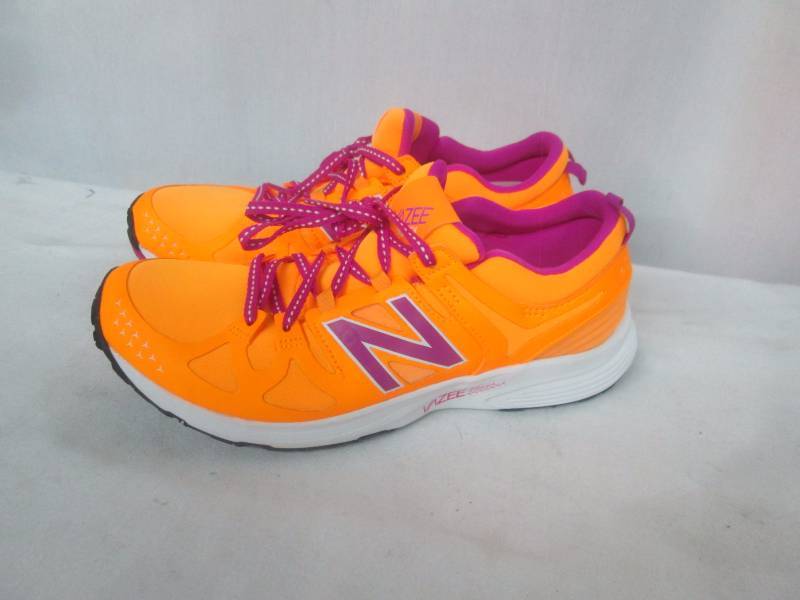 New Balance Womens AGLv1 Running Shoe