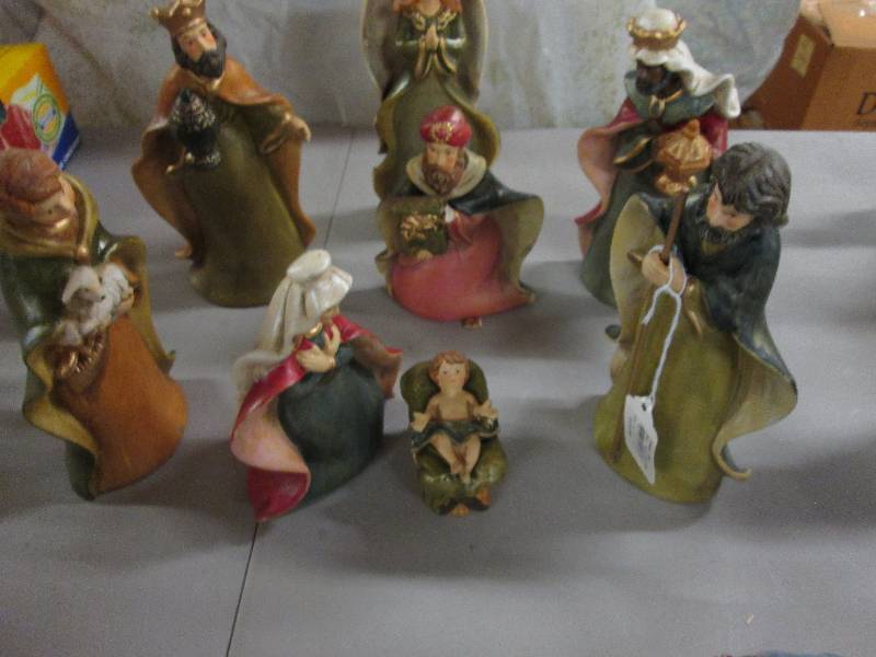 8 pc Ceramic Nativity Set 7 inch ( ...