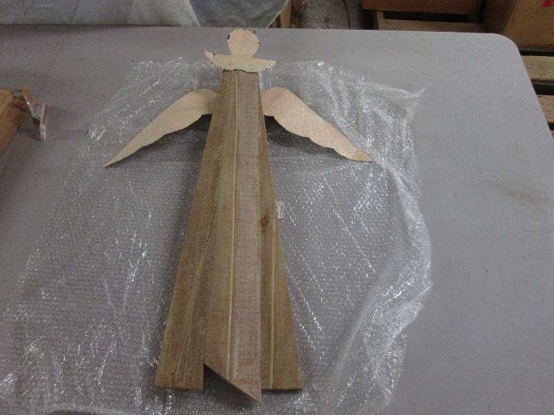 Lot of 10 Distressed Wood Wall Ange...