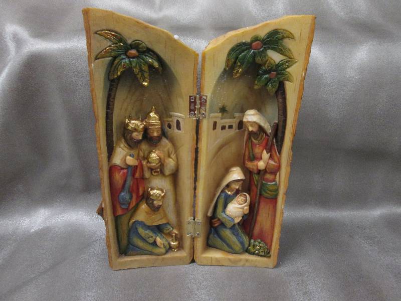 10 inch Nativity in a Log...