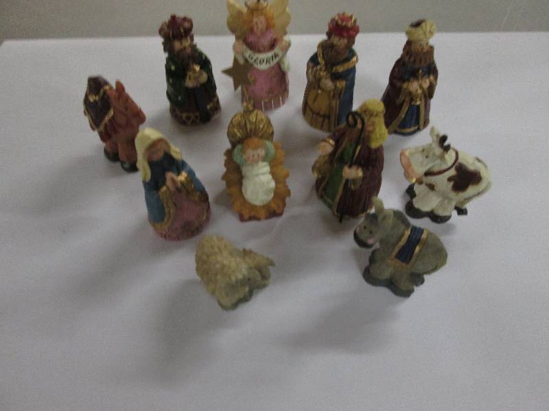 Lot of 6  Miniature 11 pc Nativity...