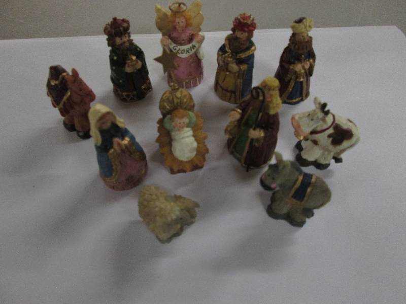 Lot of 6  Miniature 11 pc Nativity...