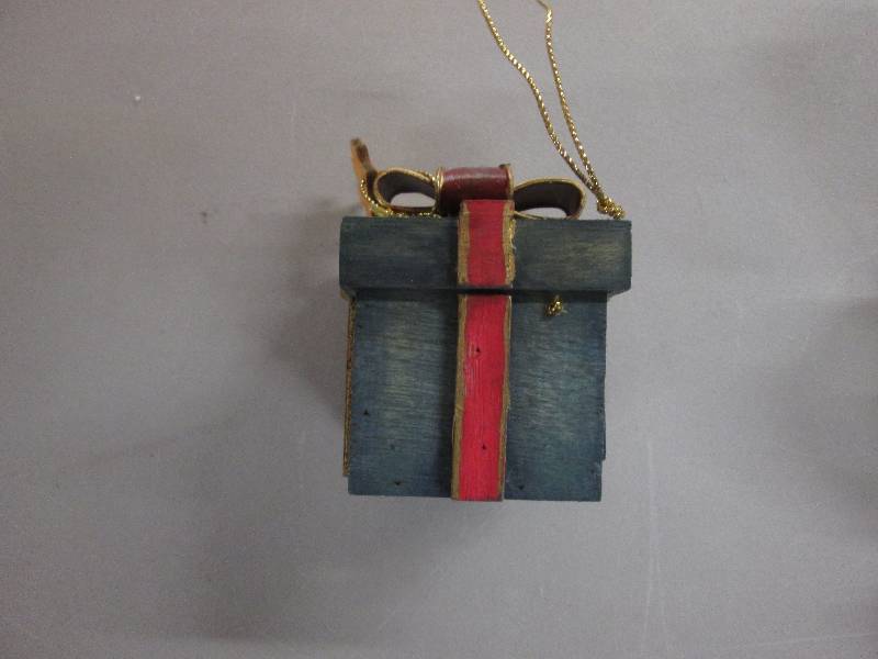 Lot of 6 Nativity Gift Box Ornament...