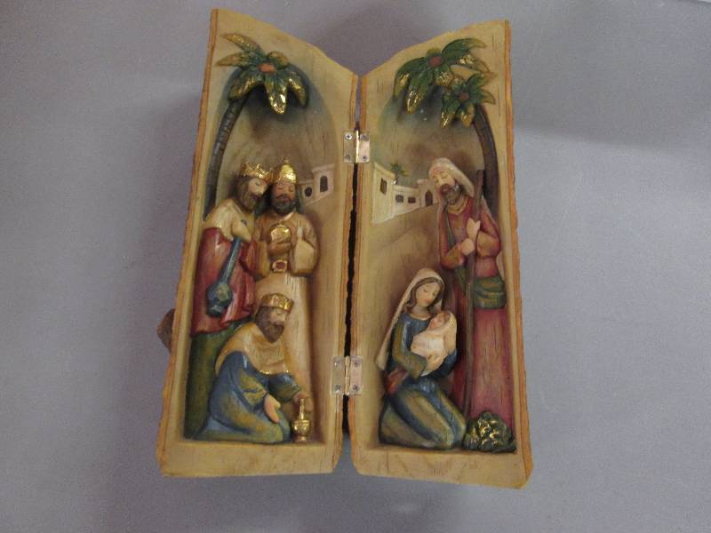 Lot of 3 10 inch Nativity in a Log...