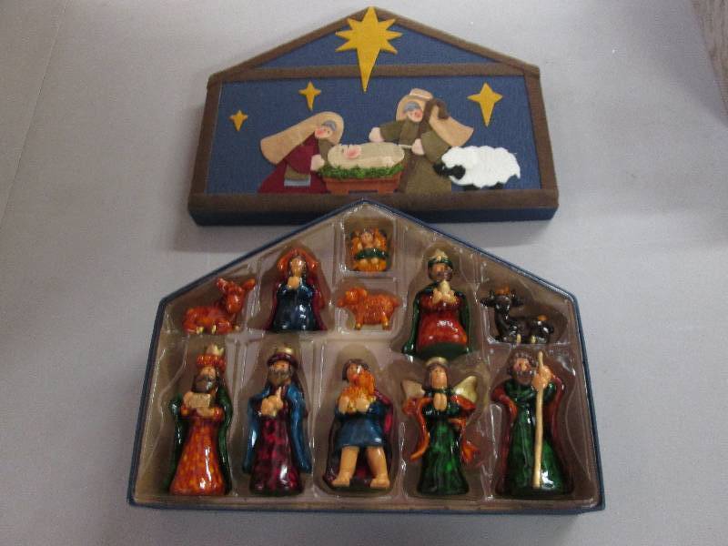 11 pc Nativity in Felt Decorated St...