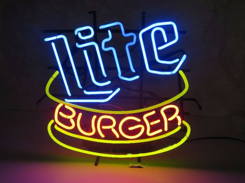 lot 1 image: Neon Beer Sign