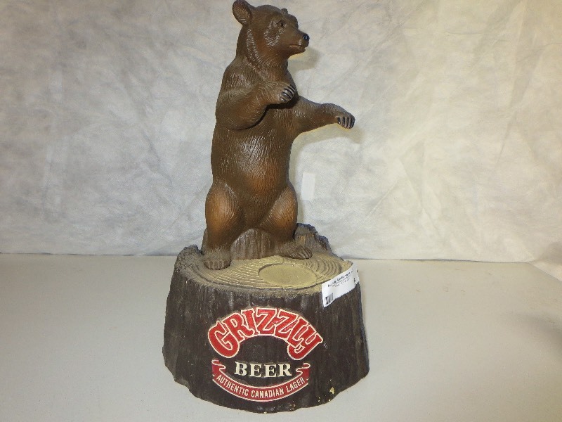 lot 6 image: Vintage Grizzly Beer Bear