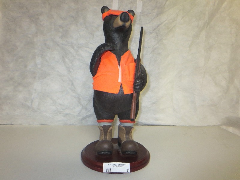 lot 7 image: Bear