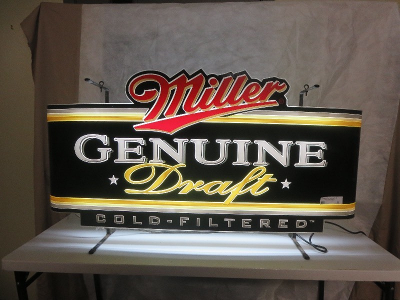 lot 9 image: Miller Genuine Draft Lighted Bar Sign