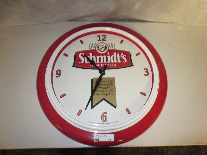 lot 12 image: Schmidt Premium Beer Clock