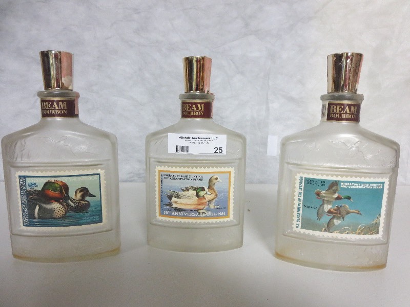 lot 25 image: Jim Beam Container