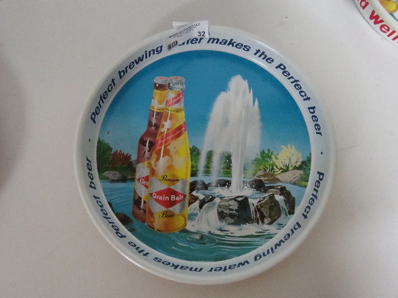 lot 32 image: Grain Belt Beer Tray