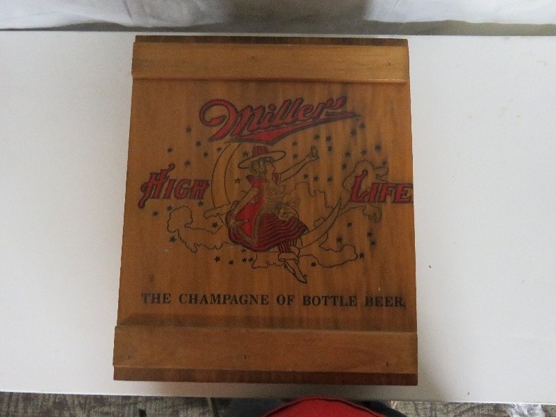 lot 39 image: Miller High Life Display Case