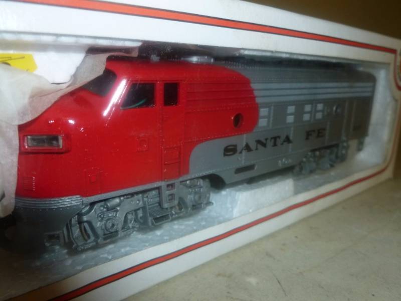 HO Scale Locomotive