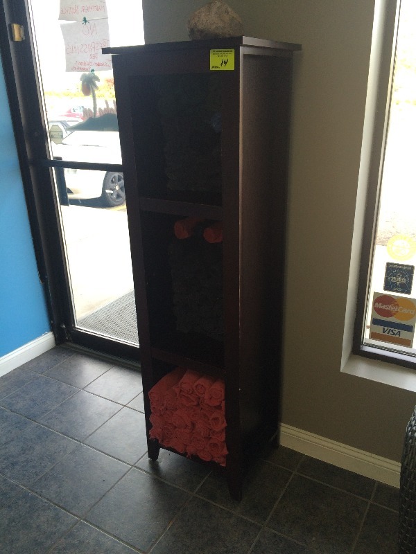 lot 14 image: Cabinet & Towels   Measures 19 x 15 x 63 high