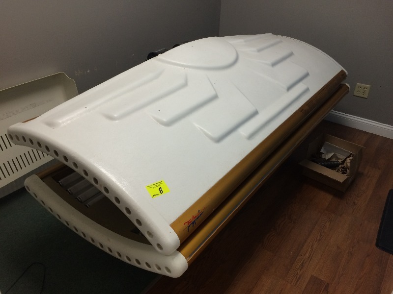 Tan America Tanning Bed - view all pictures for more details | Tanning