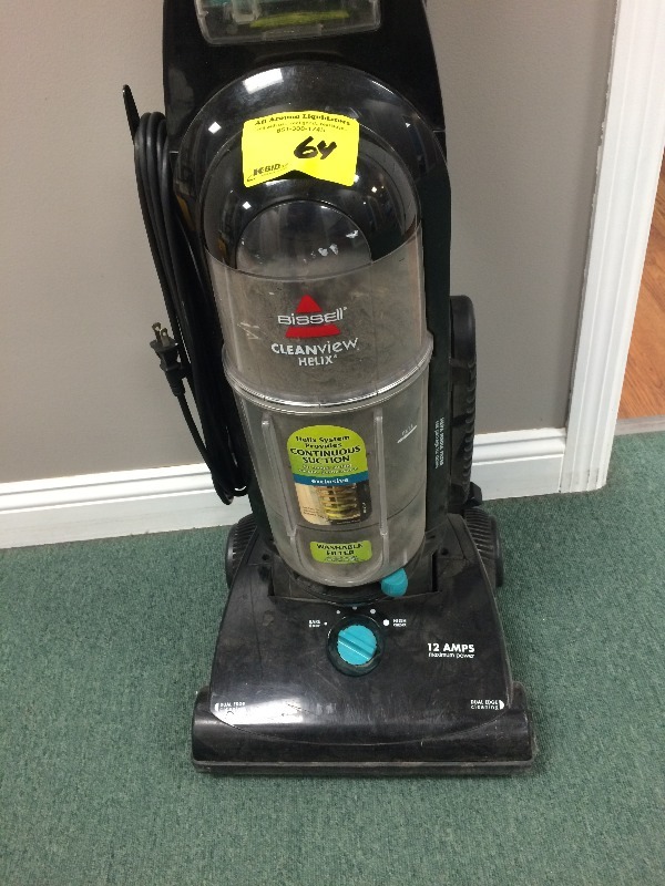 lot 64 image: Bissell Vacuum Cleaner  - Works