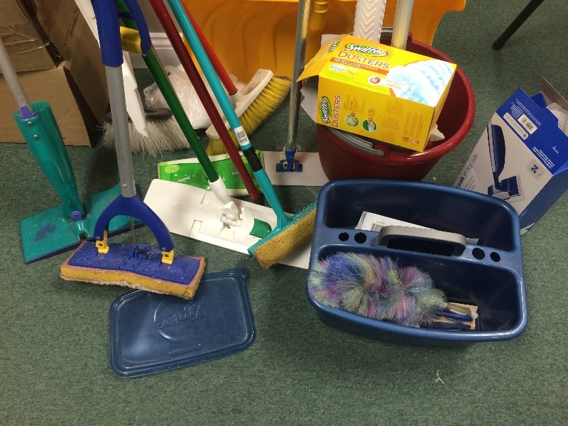 lot 72 image: Assorted Cleaning tools and supplies  - view all pictures for more details
