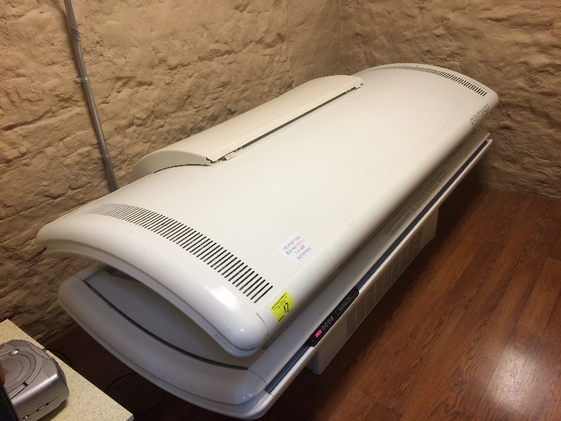 lot 12 image: Tanning Bed - view all pictures for more details    Room #14 Works   Located in River Falls, WI   Inspect & Pick-up by Appt. Only