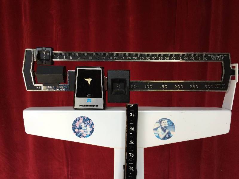 lot 21 image: Health O Meter Heavy Duty Medical Clinic Physicians 350lb Balance Beam Scale With Height Rod - Super Condition