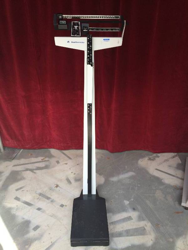 lot 20 image: Health O Meter Heavy Duty Medical Clinic Physicians 350lb Balance Beam Scale With Height Rod - Super Condition