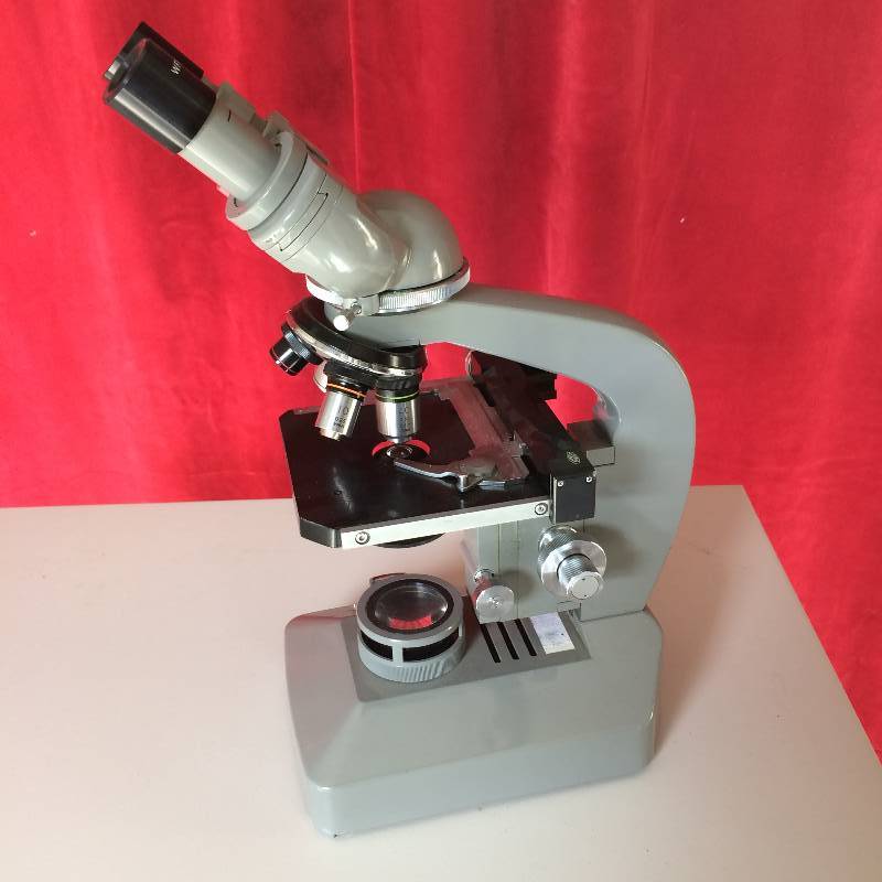 lot 52 image: Vintage Olympus Tokyo Japan #235332 Powered Microscope - Excellent Condition Parts are Expensive on this microscope