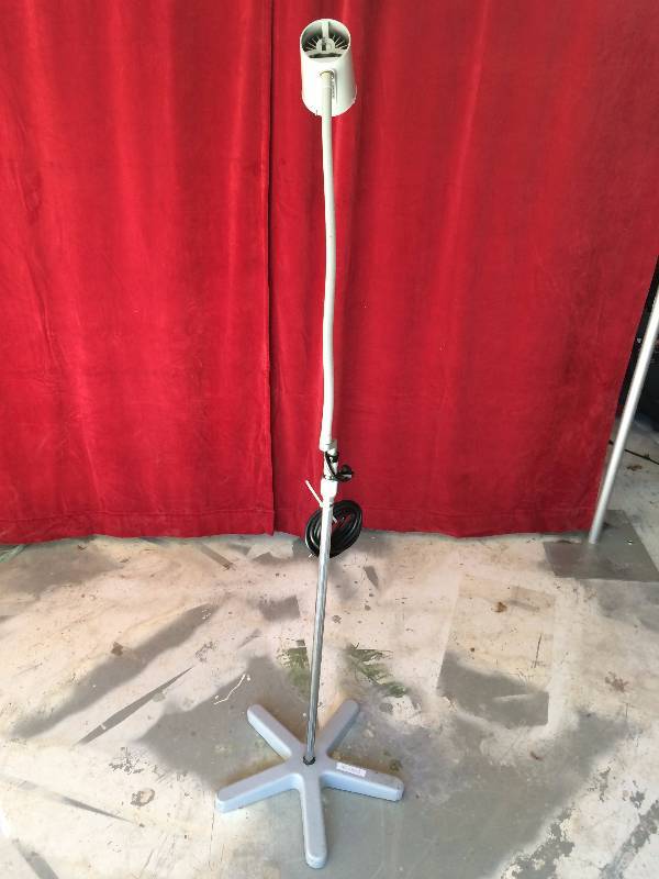 lot 112 image: Retails New $300 Goodwin Mfg Inc Stationary Giraffe Industrial Adjustible Medical Exam Floor Light Lamp Excellent Condition See URL Below