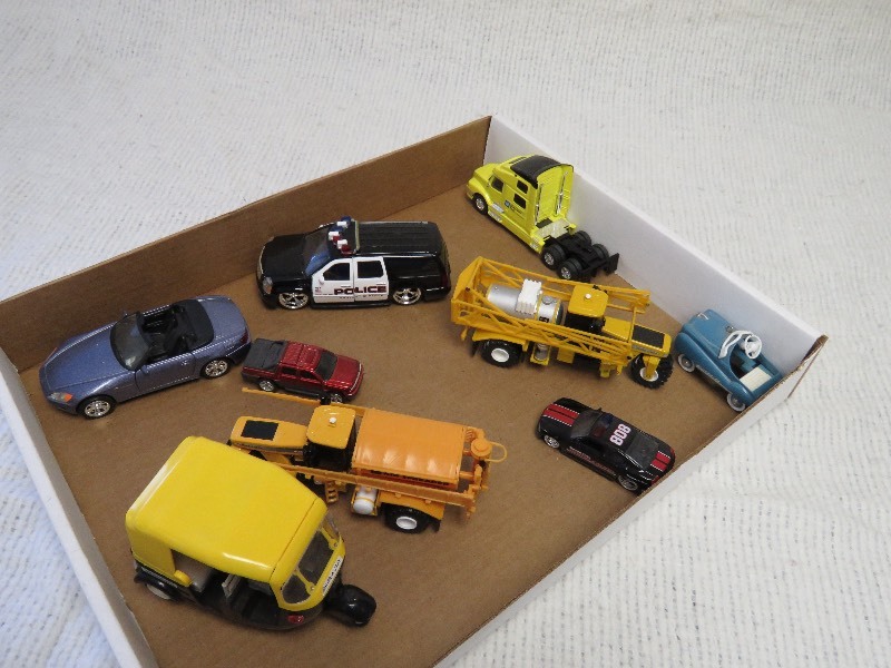 lot 8 image: Toy cars
