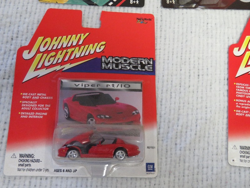 lot 33 image: Vintage Cars-New in Packages