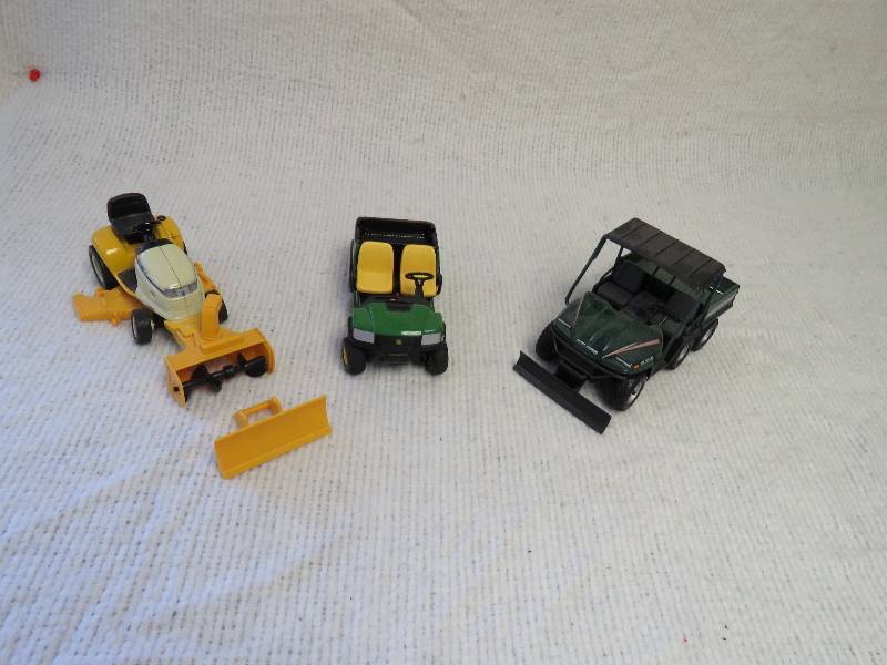 lot 124 image: Collectible Toys