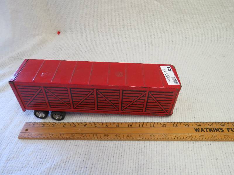 lot 128 image: Vintage trailer