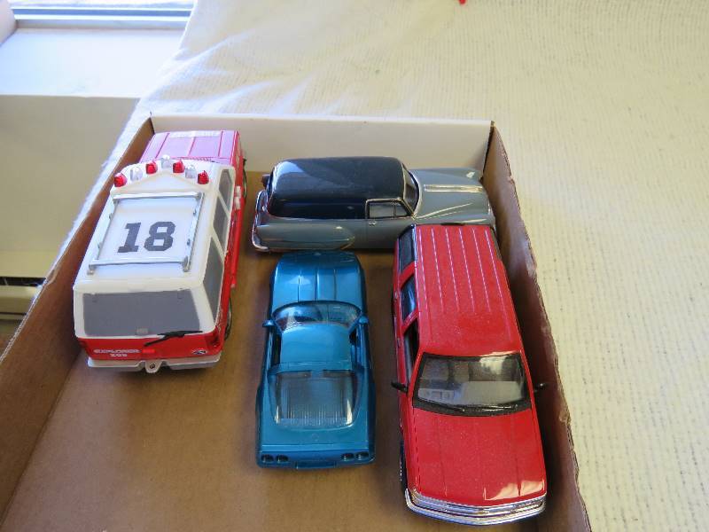 lot 130 image: Collecitble cars