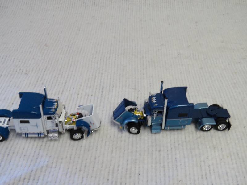 lot 137 image: vintage Semis