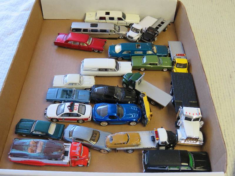 lot 138 image: Collectible cars