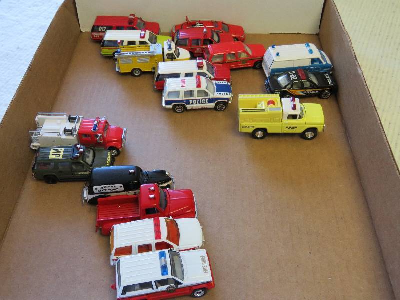 lot 139 image: Collectible Emergency Vehicles
