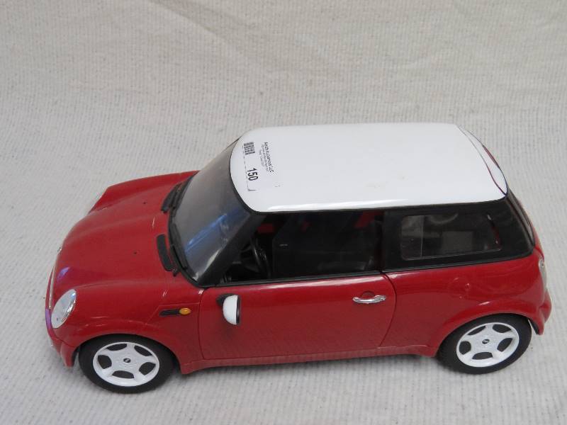 lot 150 image: Collectible car