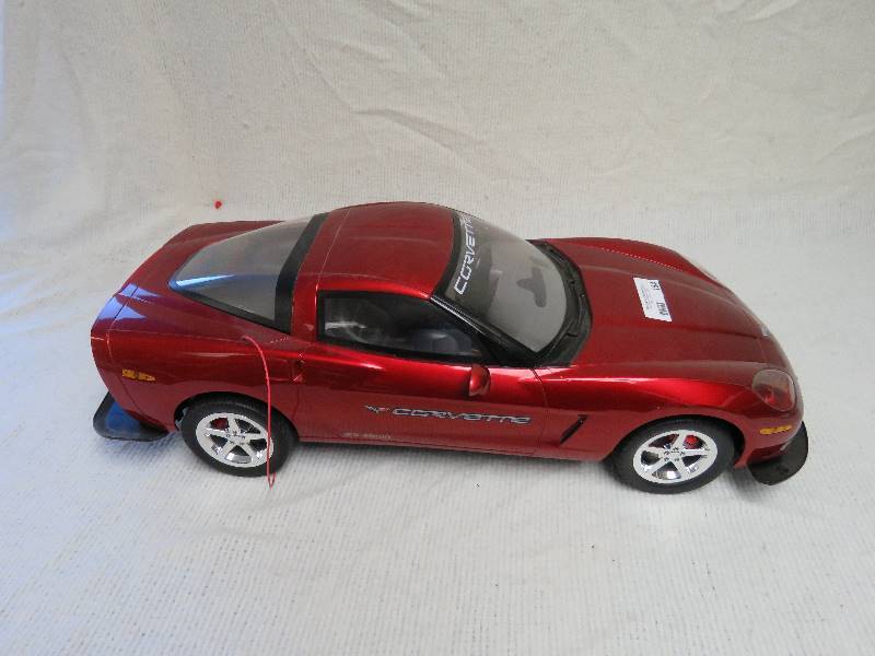 lot 154 image: Collectible Corvette