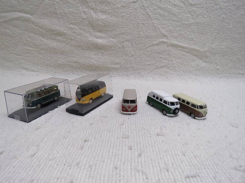 lot 173 image: Vintage Buses