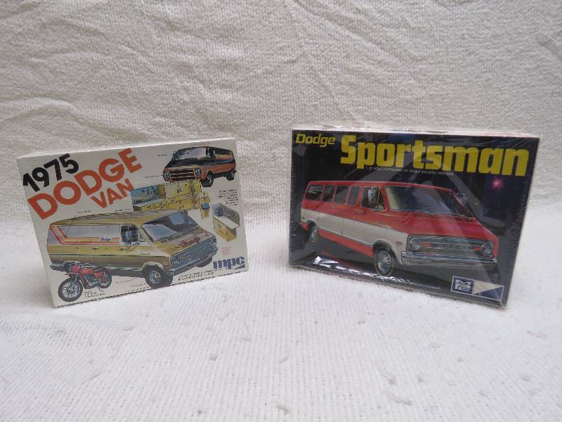 lot 179 image: Vintage Model Kits