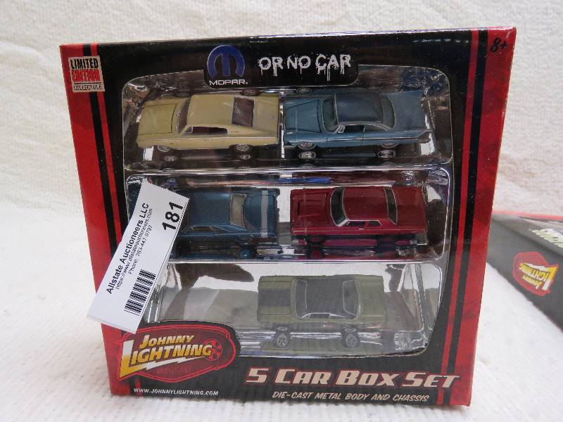 lot 181 image: Johnny Lightning Mopar Cars