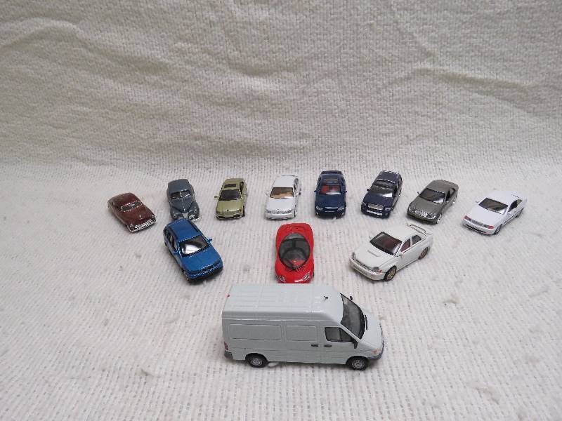 lot 184 image: Collectible cars