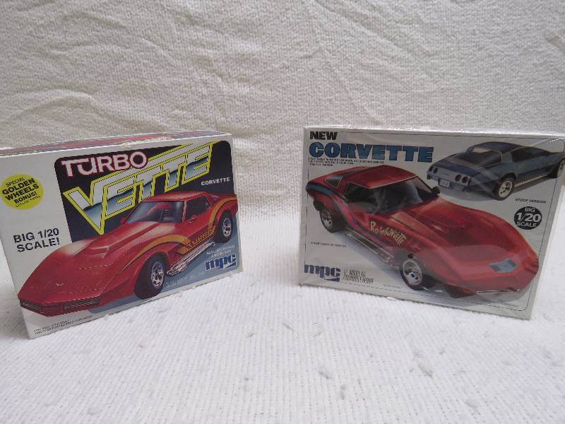 lot 189 image: Vintage Model Kits