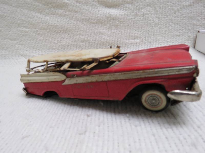 lot 191 image: Antique Metal cars
