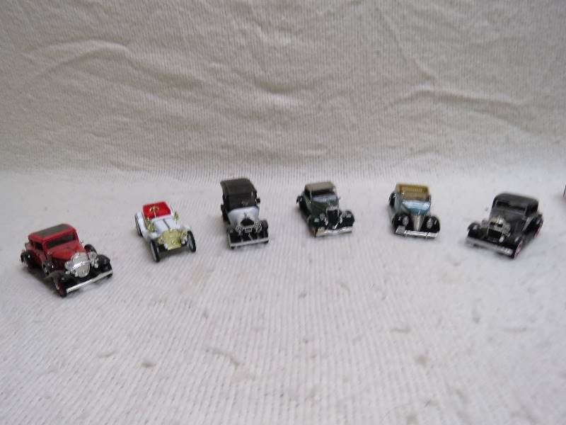 lot 194 image: Antique Cars