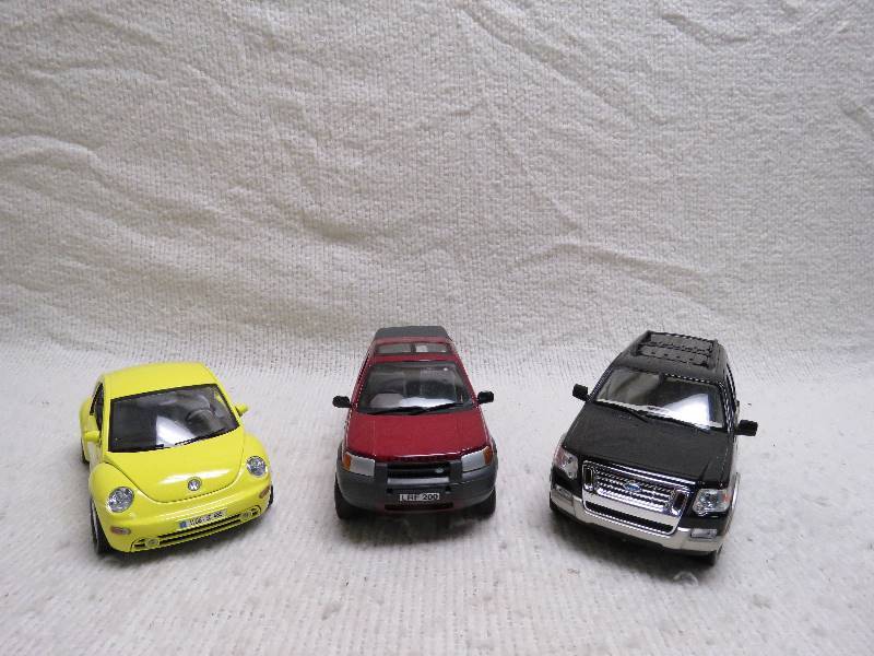 lot 407 image: Collectible cars