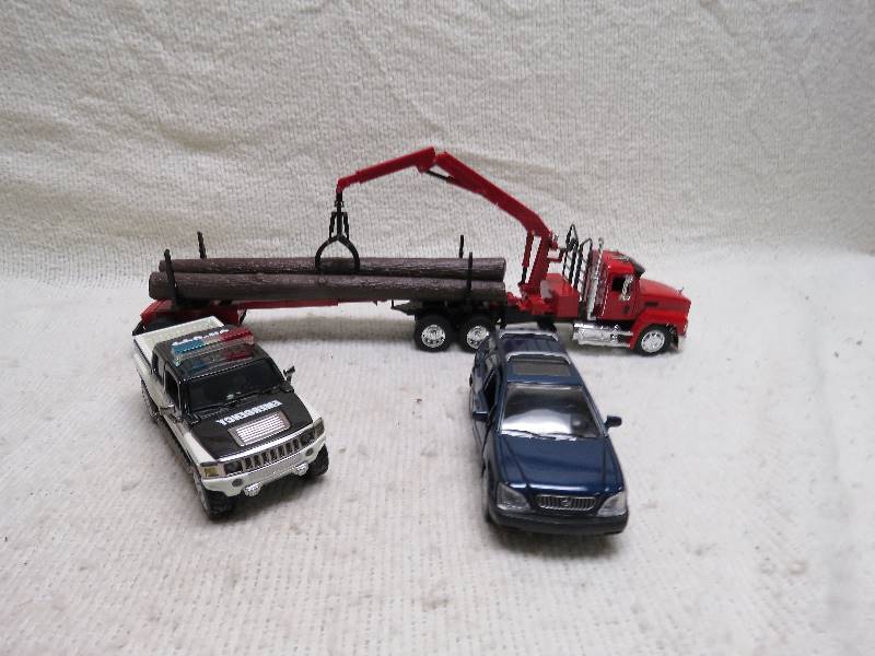 lot 412 image: Collectible cars and trucks