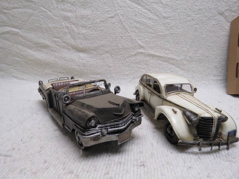 lot 414 image: Antique Cars