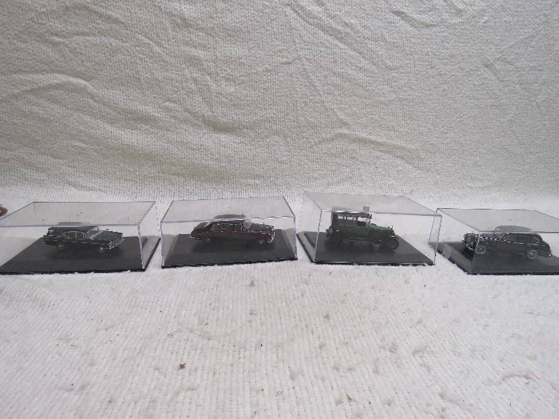 lot 416 image: Antique Collectible cars