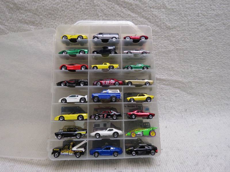 lot 439 image: Collectible cars